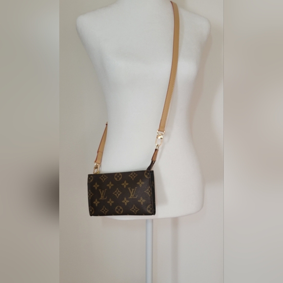 Authentic Louis Vuitton Monogram Pouch!!! - Picture 3 of 15
